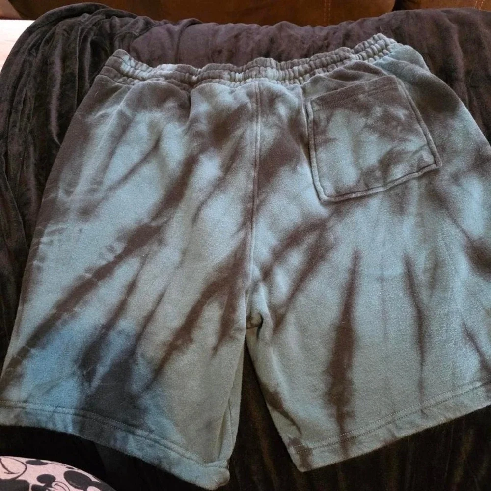 No Boundaries grey tie-dye shorts Size L